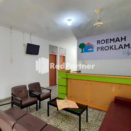 Roemah Proklamasi Syariah Mitra Reddoorz Padang  Exteriör bild