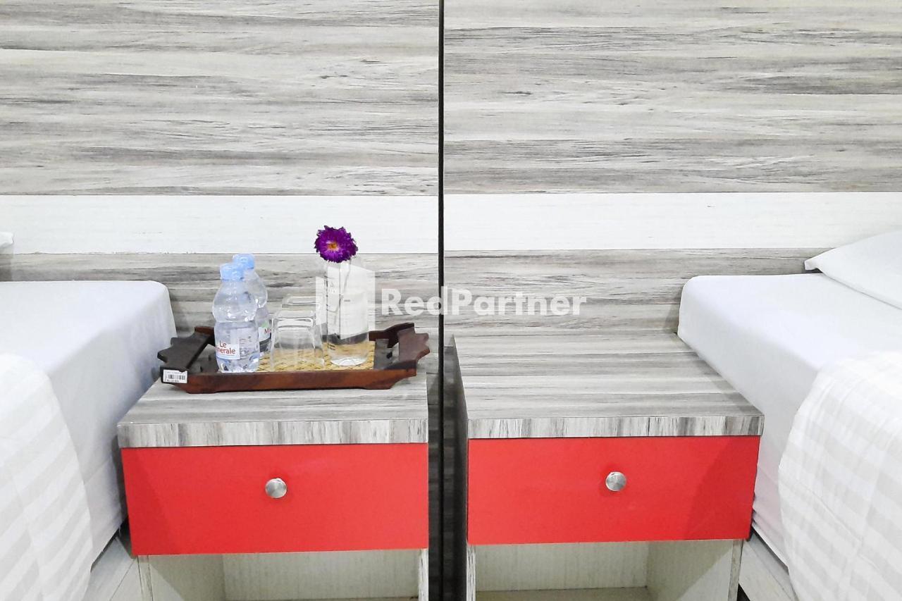 Roemah Proklamasi Syariah Mitra Reddoorz Padang  Exteriör bild